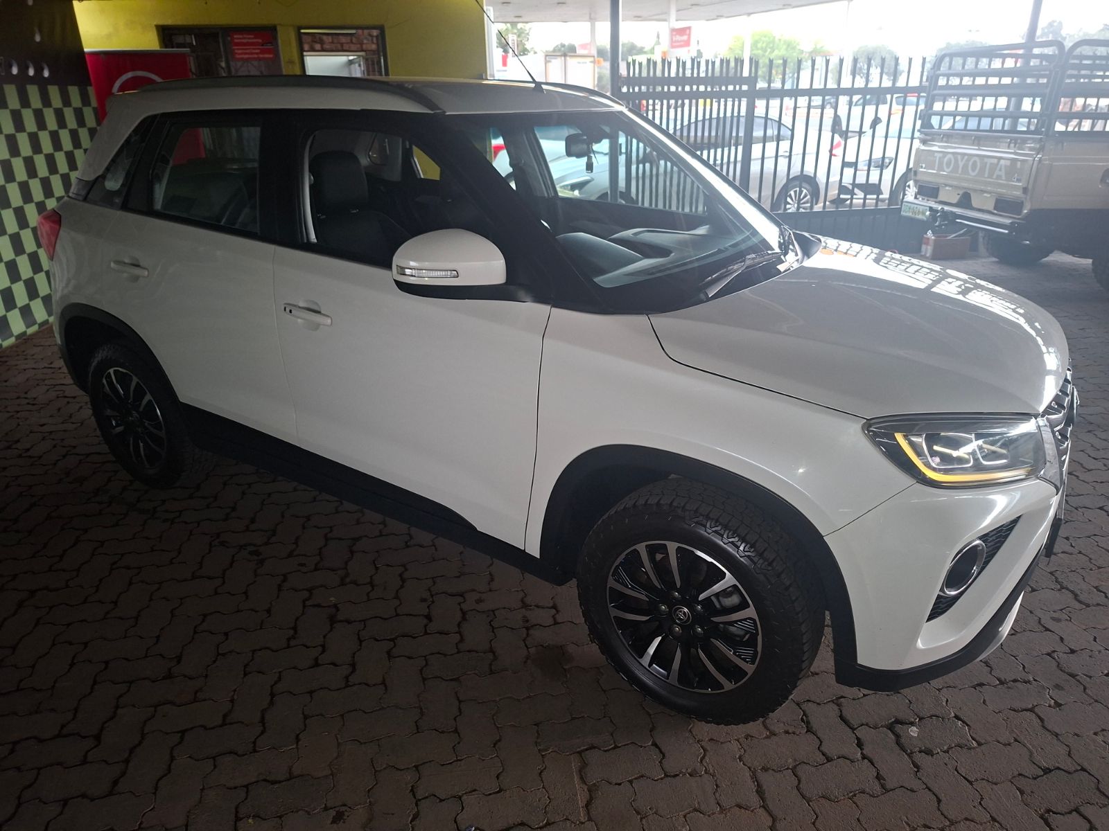 2022 Toyota Urban Cruiser 1.5xr – photo 10